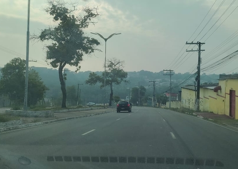 Manaus amanhece coberta de fumaça neste sábado
