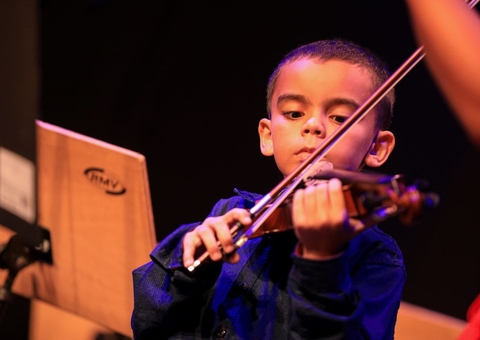 Curso de música infantil do Liceu Cláudio Santoro fará concerto no Teatro Amazonas