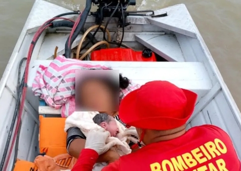 Mulher entra em trabalho de parto e bebê nasce em bote no Amazonas