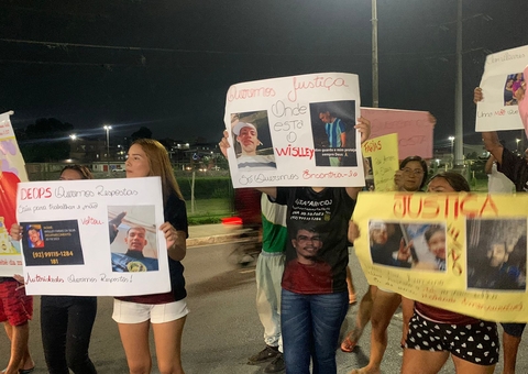 Família faz apelo em manifestação para encontrar motociclista de app desaparecido em Manaus