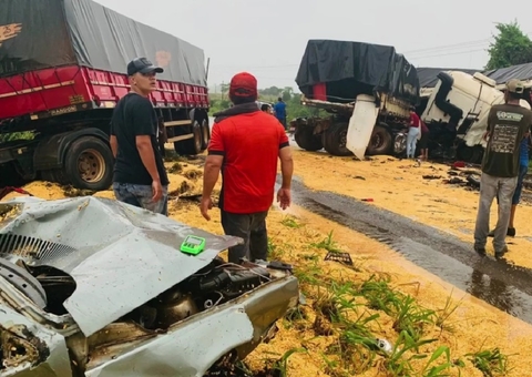 Criança de 4 anos morre após ser arremessada de carro em acidente; pai também morreu