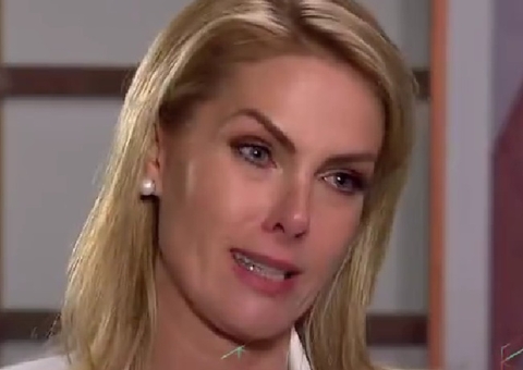 Ana Hickmann chora ao falar sobre agressão: 'ele veio sim, pra me dar cabeçada'