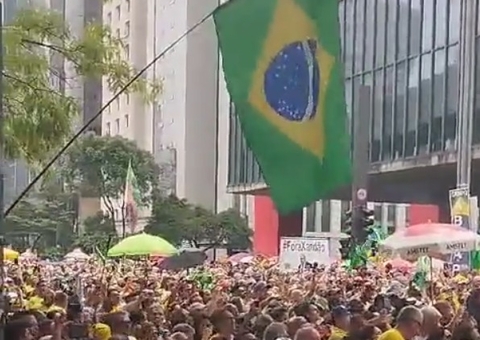 Manifestantes pedem impeachment de Moraes e lembram morto na Papuda