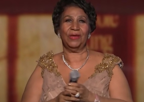 Testamento de Aretha Franklin encontrado dentro de sofá decide destino de filhos da cantora