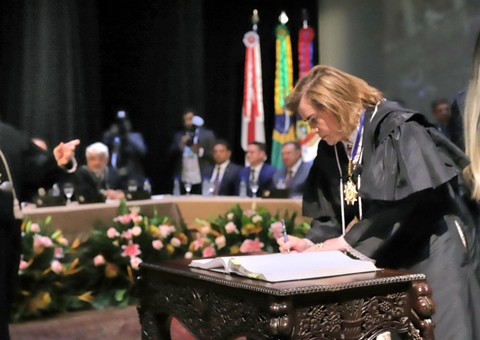 Conselheira Yara Lins toma posse como nova presidente do TCE-AM