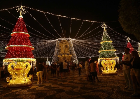 Árvore de Natal do Largo de São Sebastião será iluminada nesta sexta; veja programação