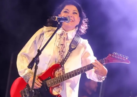 Roberta Miranda doa gravata para ajudar afetados pela seca no Amazonas 