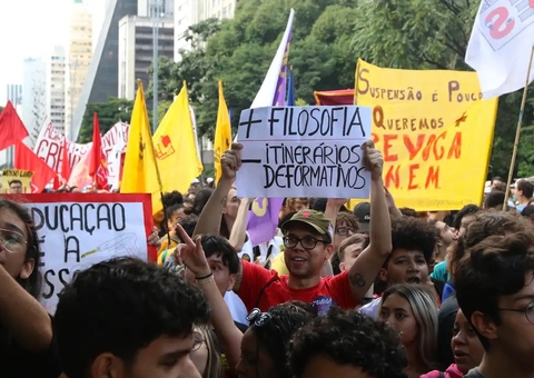 Votação do relatório do Novo Ensino Médio é adiada para 2024