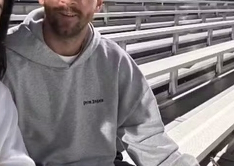 Messi aparece com Antonela Roccuzzo em meio a rumores de crise