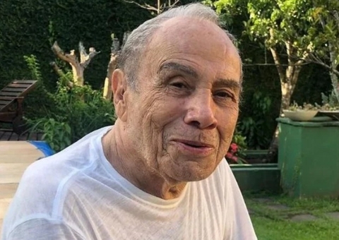 Stênio Garcia volta a ser internado após desmaiar em casa 