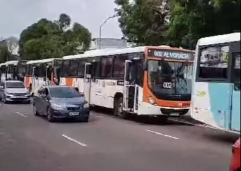 Justiça proíbe paralisação de ônibus em Manaus