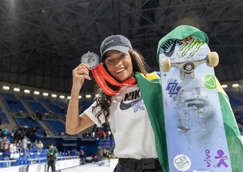 Rayssa Leal conquista prata no Mundial de skate street no Japão
