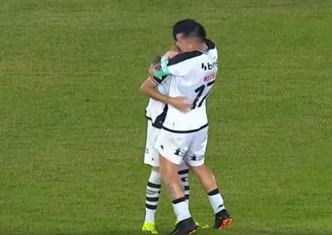 Vasco vence Marcílio Dias e avança na Copa do Brasil