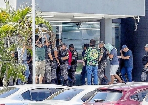 Júri popular de 14 policiais segue sem data após 1 ano da chacina na AM-010