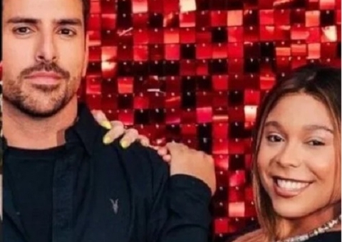 Blogueirinha pede desculpas e apaga foto com diretor acusado de racismo