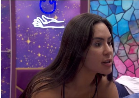 BBB24: Isabelle dá conselho para Yasmin: 'Ficar só de calcinha na festa'