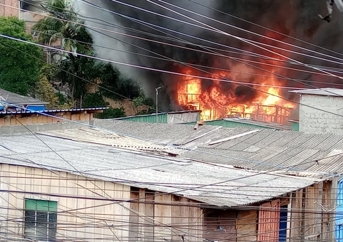 Polícia investiga se incêndio que destruiu mais de 30 casas em Manaus foi criminoso