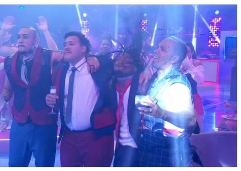 Rodriguinho surpreende ao se divertir durante show do Jota Quest; vídeo