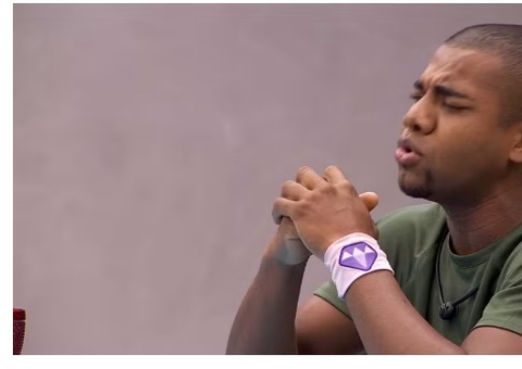 Davi dá pulseira para Giovanna em vez de Wanessa e dispara:  'Me deu oportunidade para mudar'