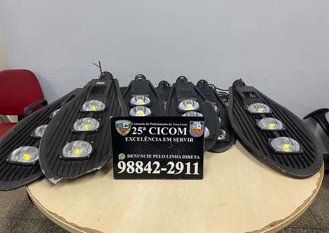 Dois homens são presos por furtarem luminárias do Rapidão Rodoanel no Distrito