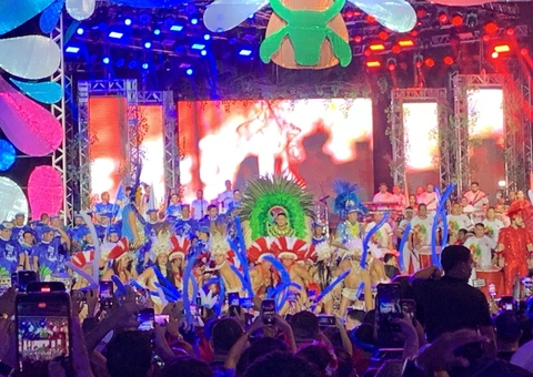 Primeira noite do Carnaboi abre temporada bovina em Manaus