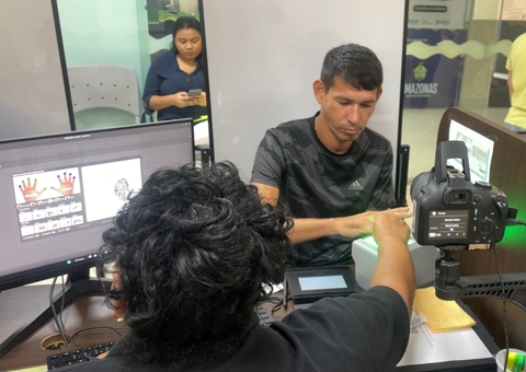 Vítimas de incêndio em Manaus são atendidas para emissão da Carteira de Identidade