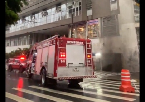 Incêndio atinge Edifício Itália, prédio histórico de São Paulo