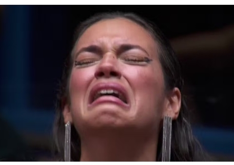 Raquele tritura carta da família de Alane e sister se desespera