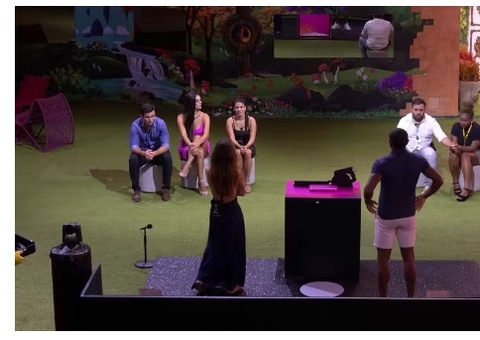Davi e Wanessa destroem cartas de Raquele, Michel e Matteus no BBB