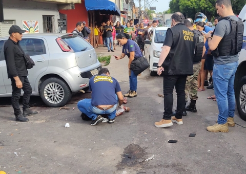 Homem achado morto debaixo de carro foi linchado após tentativa de assalto em Manaus