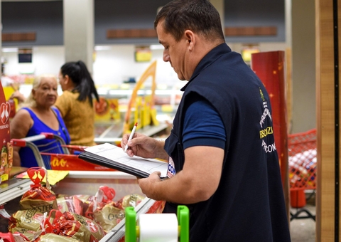Preço do peru varia entre R$ 103 a R$ 193 em supermercados de Manaus; veja o valor dos itens natalinos