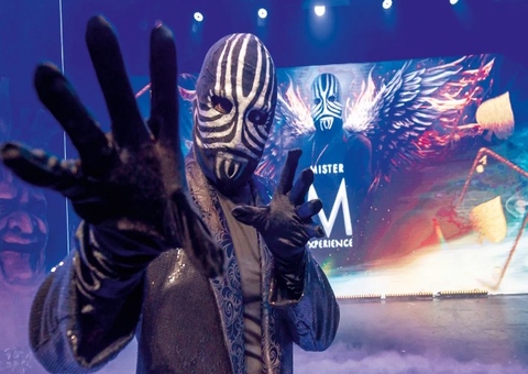 Mister M faz harmonização facial e mostra resultado