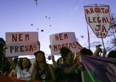 Lei obriga mulher a ver imagem de feto antes de aborto legal