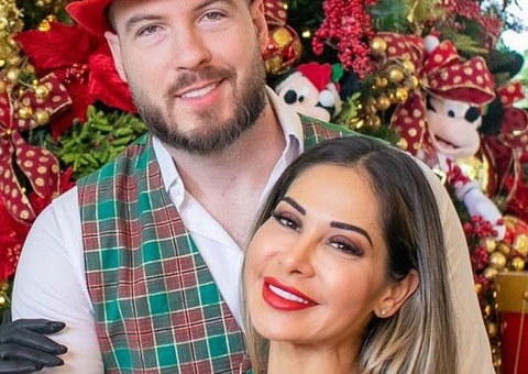 Thiago Nigro e Maíra Cardi mostram ensaio de Natal e levantam suspeita de gravidez
