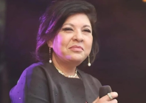 Roberta Miranda sofre acidente de carro