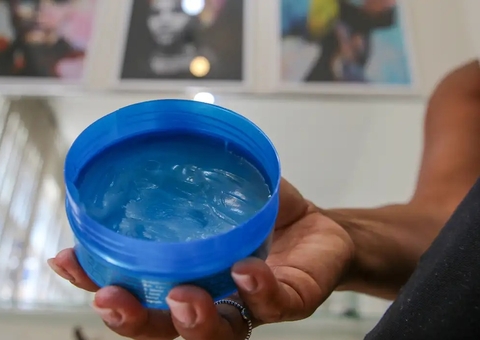 Anvisa cancela registro de mais de 1,2 mil pomadas de modelar cabelos