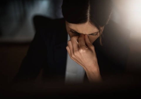 Covid, burnout e outras doenças agora estão relacionadas ao trabalho; veja lista