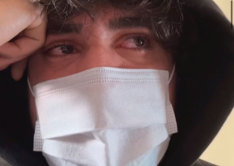 Nattanzinho surge chorando após cancelar agenda de shows de Réveillon