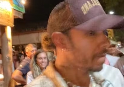 Lewis Hamilton passa Réveillon na Bahia com modelo brasileira 