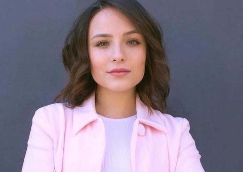 Após romper com os pais, Larissa Manoela faz reflexão sobre 2023: 'suportei'