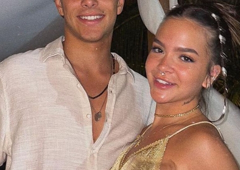 Mel Maia se declara para novo namorado no Réveillon em Búzios