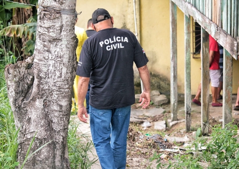 Com marcas de facadas, corpo de mulher é encontrado em kitnet em Manaus