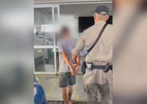 Ladrão liga para a polícia pedindo socorro para não ser morto após furto