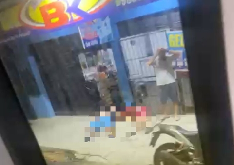 Dupla é assassinada na frente de mercadinho em Manaus