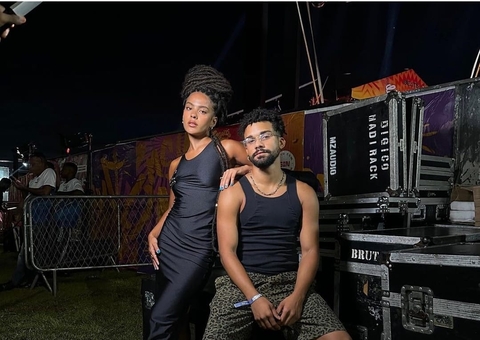 Bella Campos curte show em Salvador com novo affair