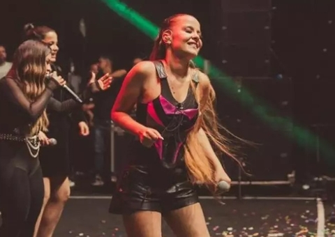 Maiara, da dupla com Maraísa, é criticada por show em SC: 'Completamente alcoolizada'