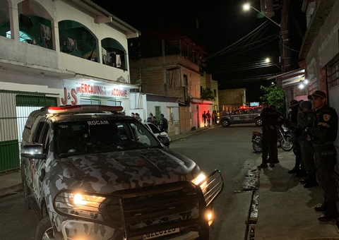 Criminoso armado faz refém após assalto a mercadinho ser frustrado em Manaus