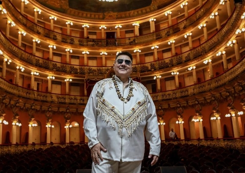 David Assayag comemora aniversário com show intimista em Manaus