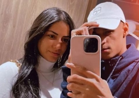 Luva de Pedreiro envia flores e se declara para ex após briga por nome do filho