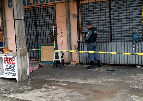 Peixeiro é morto por dupla em moto enquanto trabalhava em Manaus